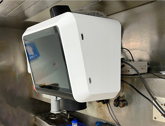 > Touch screen to facilitate function operation, image photography.